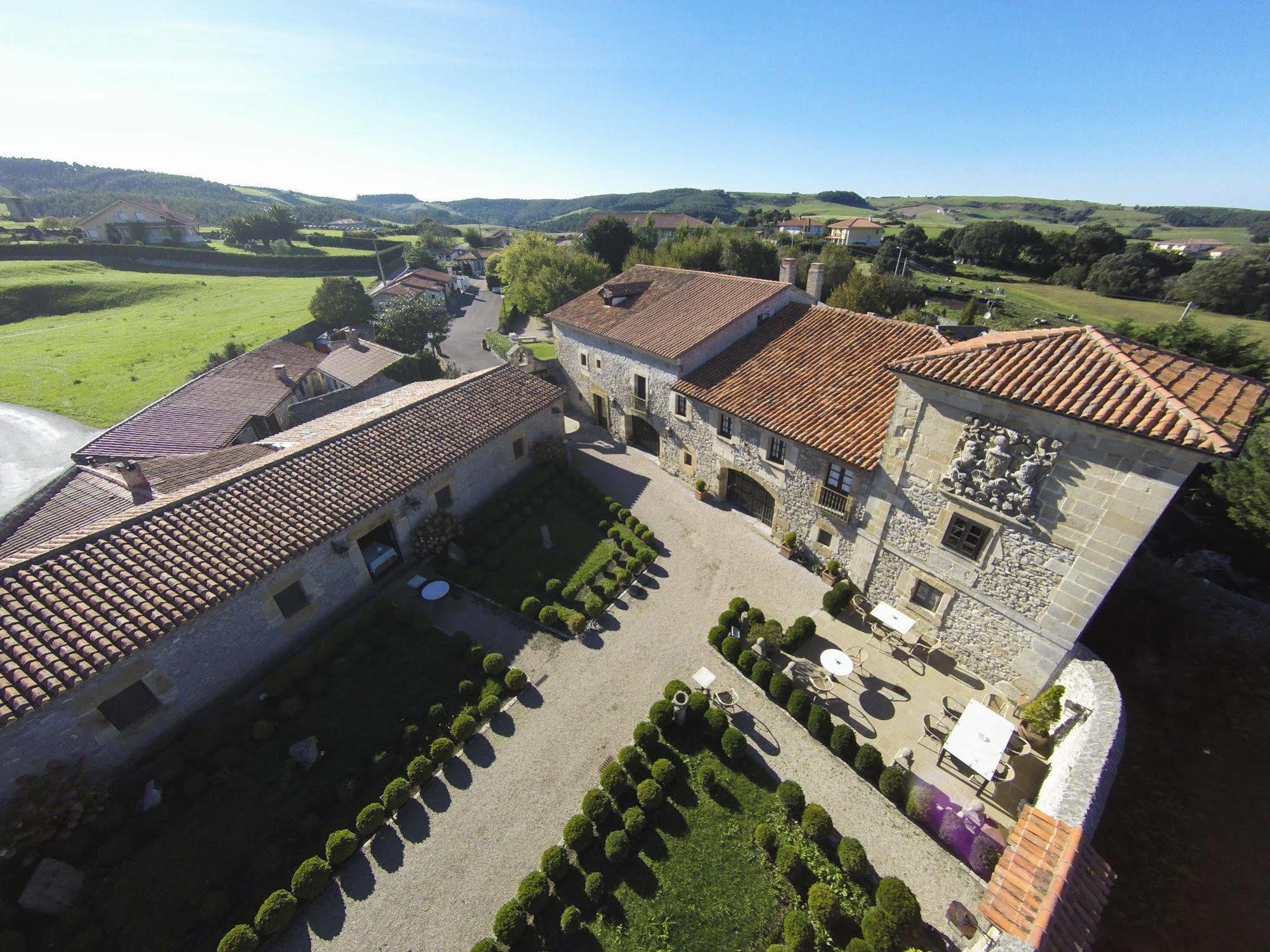 Hotel Palacio De La Pena Cantabria Ajo Exterior foto