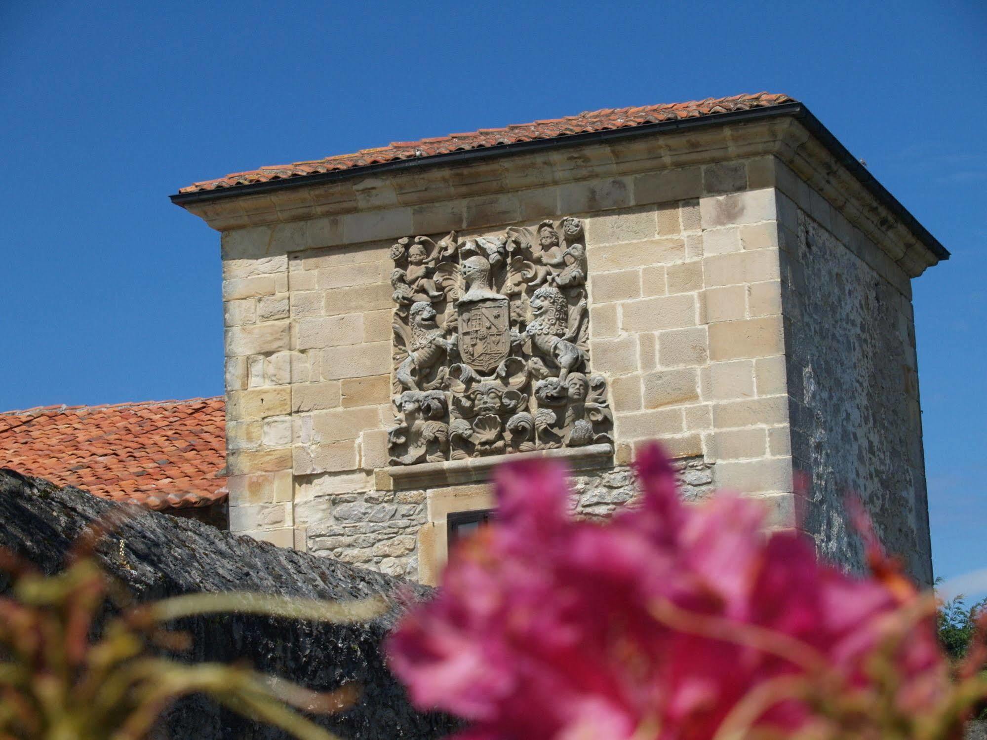 Hotel Palacio De La Pena Cantabria Ajo Exterior foto